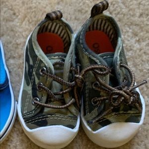 Osh Kosh Size 3 sneakers